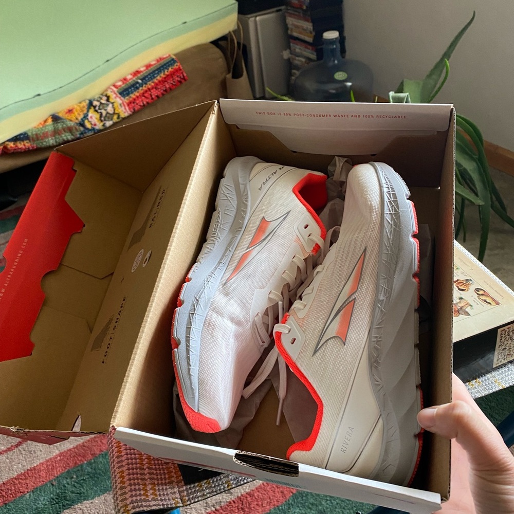 Altra W Rivera Road Running Shoes